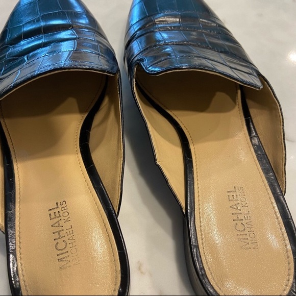 Shoes: Michael Kors Embossed Leather Mules Slides, Size 5.5 ๐ Bundle Me! - Picture 4 of 8